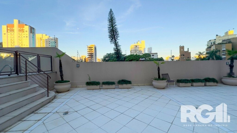 Imagem Imóvel com 3 Quartos à Venda, em Auxiliadora - Porto Alegre Imagem Imóvel com 3 Quartos à Venda, em Auxiliadora - Porto Alegre
