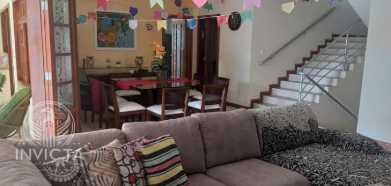 Imagem Casa com 4 Quartos à Venda, 351 m² em Praia Das Taquaras - Balneário Camboriú Imagem Casa com 4 Quartos à Venda, 351 m² em Praia Das Taquaras - Balneário Camboriú