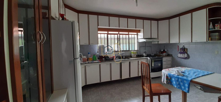 Imagem Casa com 3 Quartos à Venda, 220 m² em Santa Mônica - Londrina Imagem Casa com 3 Quartos à Venda, 220 m² em Santa Mônica - Londrina