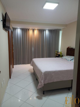 Imagem Sobrado com 3 Quartos à Venda, 250 m² em Pioneiros - Balneário Camboriú