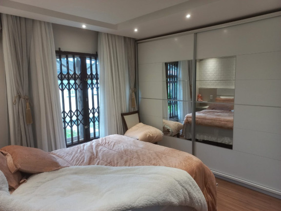 Imagem Casa com 4 Quartos à Venda, 260 m² em Aventureiro - Joinville