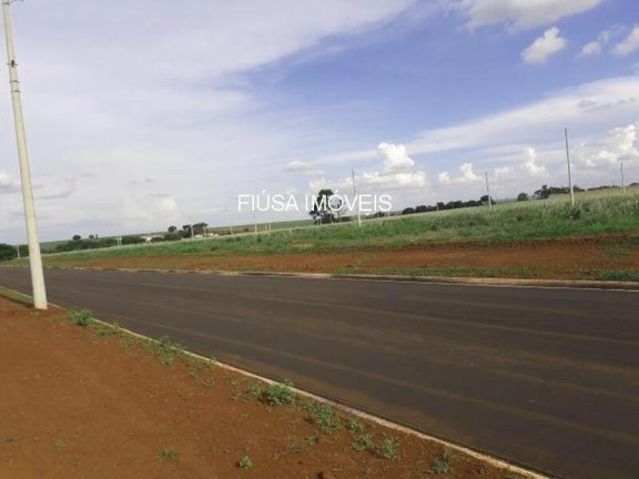 Terreno à Venda, 250 m² em Domingos Moro - Pontal