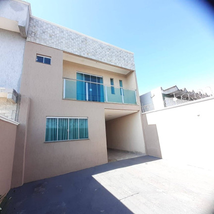 Imagem Sobrado com 3 Quartos à Venda, 187 m² em Garavelo Residencial Park - Aparecida De Goiânia Imagem Sobrado com 3 Quartos à Venda, 187 m² em Garavelo Residencial Park - Aparecida De Goiânia