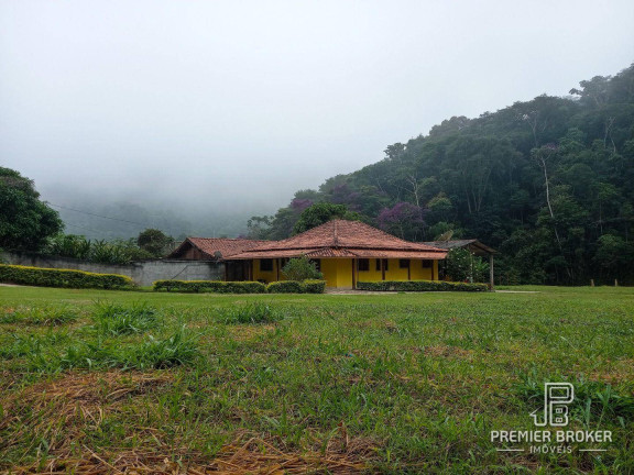 Imagem Casa com 3 Quartos à Venda, 250 m² em Pessegueiros - Teresópolis Imagem Casa com 3 Quartos à Venda, 250 m² em Pessegueiros - Teresópolis