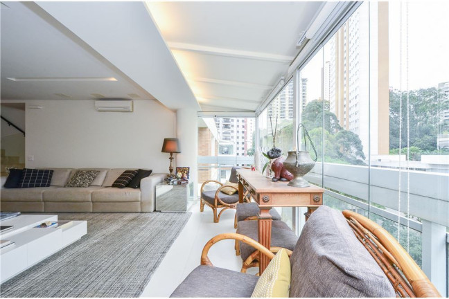 Imagem Imóvel com 3 Quartos à Venda, 270 m² em Vila Andrade - São Paulo Imagem Imóvel com 3 Quartos à Venda, 270 m² em Vila Andrade - São Paulo