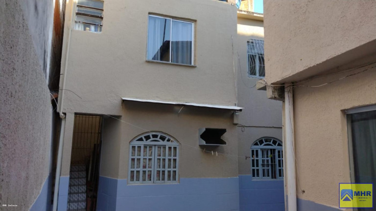 Imagem Casa com 6 Quartos à Venda, 280 m² em Maria Ortiz - Vitória Imagem Casa com 6 Quartos à Venda, 280 m² em Maria Ortiz - Vitória
