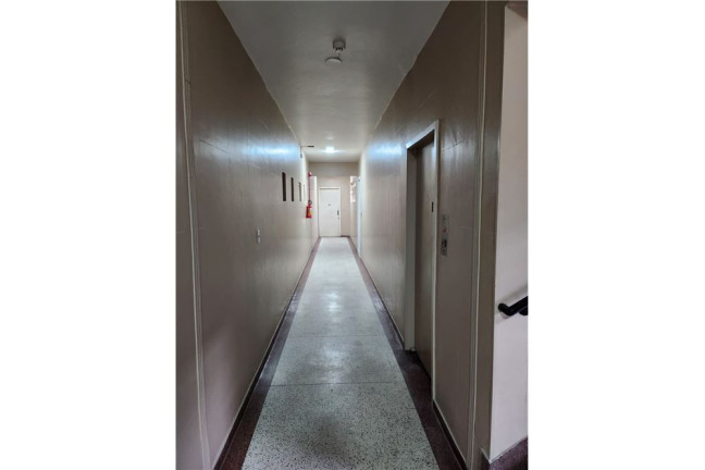 Imagem Imóvel com 2 Quartos à Venda, 76 m² em Centro Histórico - Porto Alegre Imagem Imóvel com 2 Quartos à Venda, 76 m² em Centro Histórico - Porto Alegre