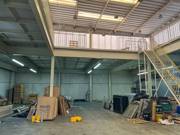 Imagem Galpão à Venda ou Locação, 820 m² em Vila Amorim - Suzano Imagem Galpão à Venda ou Locação, 820 m² em Vila Amorim - Suzano