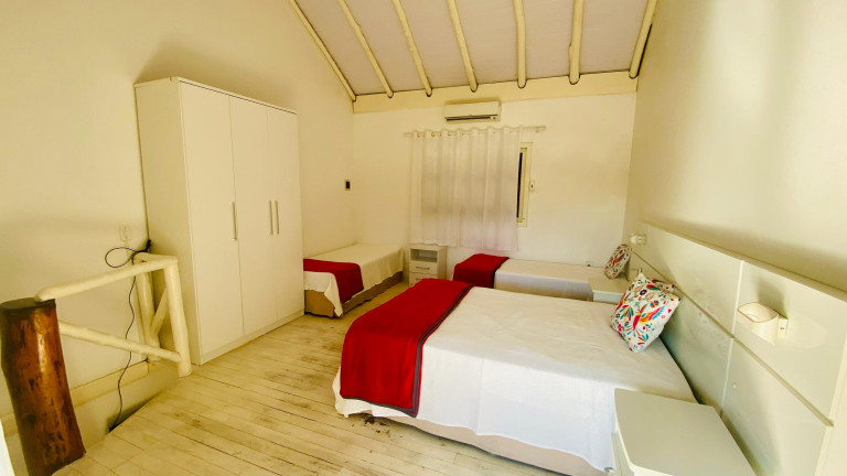 Imagem Imóvel com 3 Quartos à Venda, 230 m² em Areias De Macacu - Garopaba Imagem Imóvel com 3 Quartos à Venda, 230 m² em Areias De Macacu - Garopaba