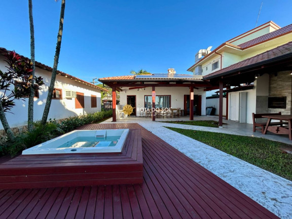 Imagem Casa com 3 Quartos à Venda, 180 m² em Centro - Bombinhas Imagem Casa com 3 Quartos à Venda, 180 m² em Centro - Bombinhas
