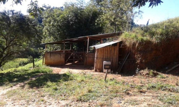 Imagem Chácara com 2 Quartos à Venda, 10 m² em Paiol - Guaratinguetá Imagem Chácara com 2 Quartos à Venda, 10 m² em Paiol - Guaratinguetá