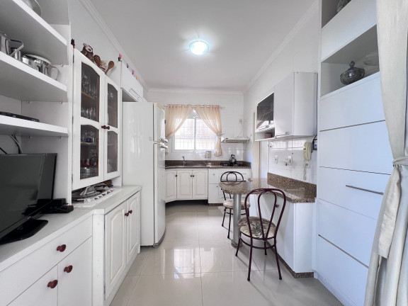 Imagem Casa com 3 Quartos à Venda, 130 m² em Glória - Joinville Imagem Casa com 3 Quartos à Venda, 130 m² em Glória - Joinville