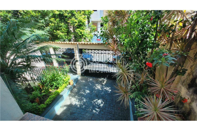 Imagem Casa com 5 Quartos à Venda, 250 m² em Parque Jaçatuba - Santo André Imagem Casa com 5 Quartos à Venda, 250 m² em Parque Jaçatuba - Santo André
