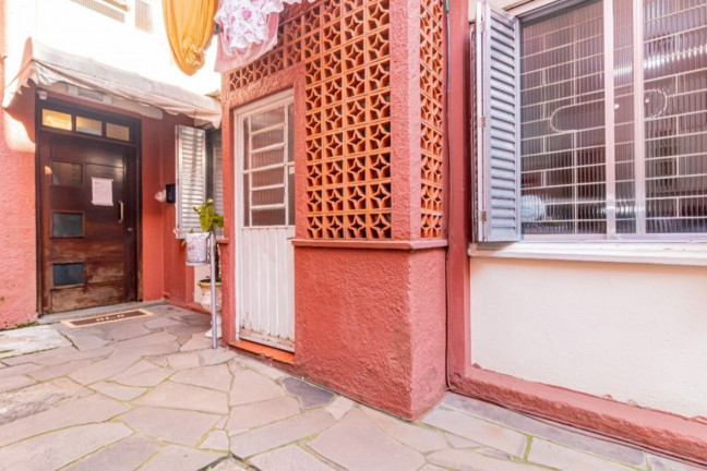 Imagem Imóvel com 4 Quartos à Venda, 74 m² em Petrópolis - Porto Alegre Imagem Imóvel com 4 Quartos à Venda, 74 m² em Petrópolis - Porto Alegre