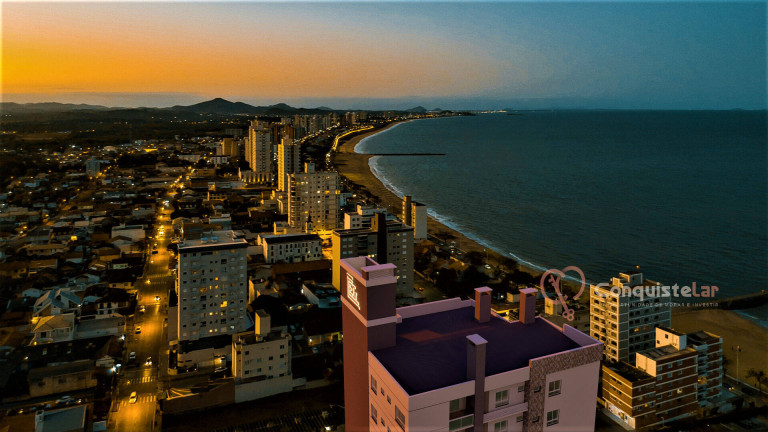 Imagem Apartamento com 2 Quartos à Venda, 74 m² em Centro - Balneário Piçarras