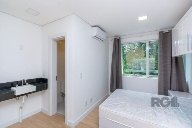 Imagem Apartamento com 1 Quarto para Alugar, 42 m² em Centro Histórico - Porto Alegre Imagem Apartamento com 1 Quarto para Alugar, 42 m² em Centro Histórico - Porto Alegre