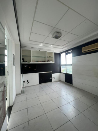 Imagem Imóvel com 3 Quartos à Venda, 193 m² em Casa Forte - Recife Imagem Imóvel com 3 Quartos à Venda, 193 m² em Casa Forte - Recife