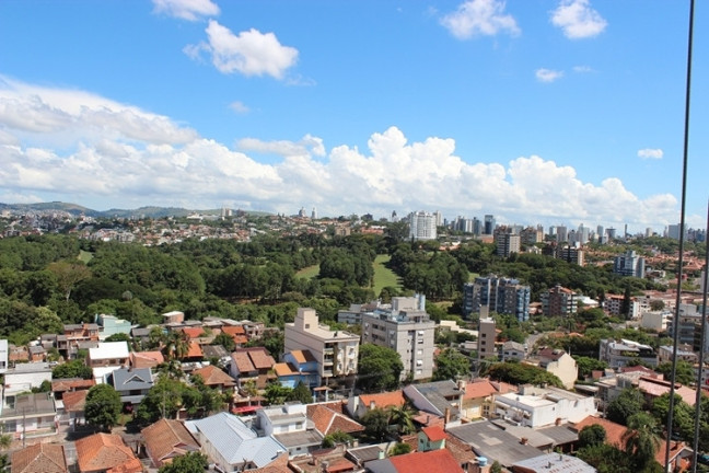 Imagem Imóvel com 2 Quartos à Venda,  em Passo Da Areia - Porto Alegre