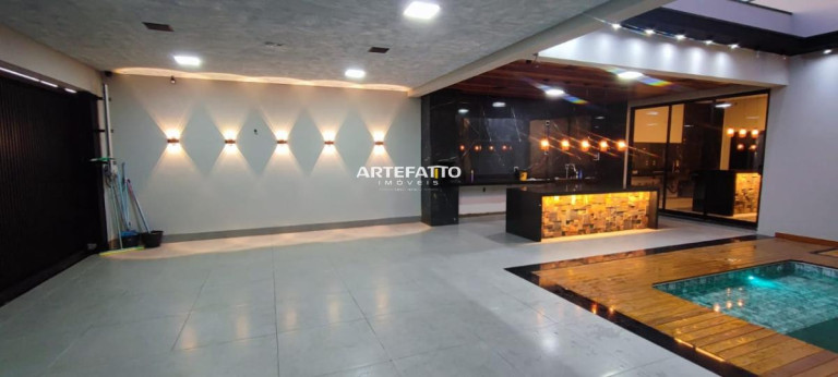 Imagem Casa com 3 Quartos à Venda, 180 m² Imagem Casa com 3 Quartos à Venda, 180 m²