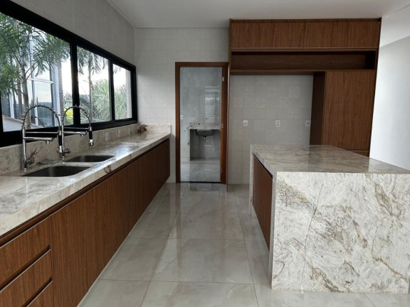 Imagem Sobrado com 4 Quartos à Venda, 270 m² em Condomínio Do Lago - Goiânia Imagem Sobrado com 4 Quartos à Venda, 270 m² em Condomínio Do Lago - Goiânia