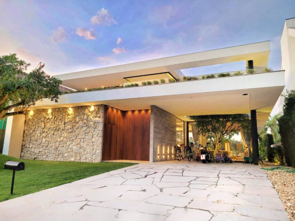 Casa com 5 Quartos à Venda,  em Xangri-lá