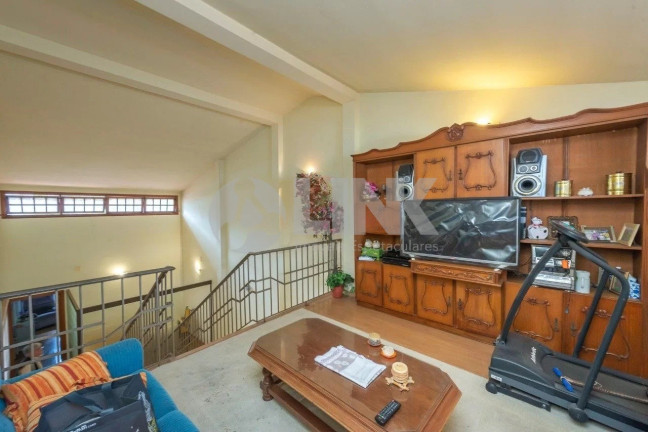 Imagem Casa com 5 Quartos à Venda, 409 m² em Higienópolis - Porto Alegre Imagem Casa com 5 Quartos à Venda, 409 m² em Higienópolis - Porto Alegre