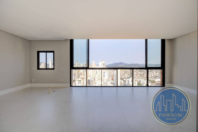 Imagem Apartamento com 4 Quartos à Venda, 135 m² em Centro - Balneário Camboriú