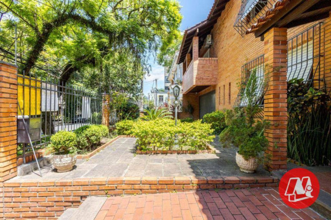 Imagem Casa com 5 Quartos à Venda, 337 m² em Rio Branco - Porto Alegre Imagem Casa com 5 Quartos à Venda, 337 m² em Rio Branco - Porto Alegre