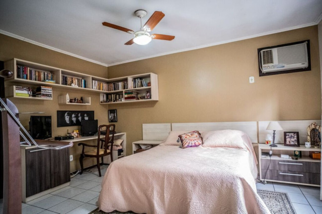 Imagem Imóvel com 4 Quartos à Venda,  em Sarandi - Porto Alegre