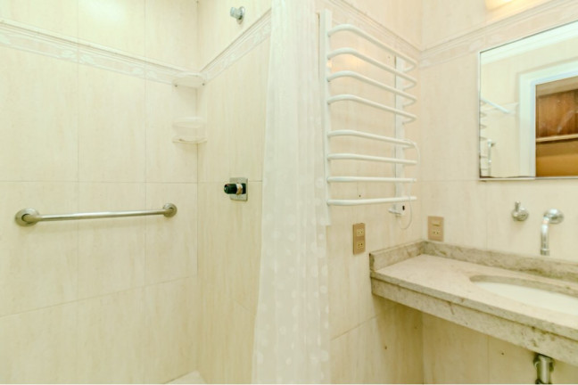 Imagem Apartamento com 3 Quartos à Venda, 177 m² em Centro Histórico - Porto Alegre Imagem Apartamento com 3 Quartos à Venda, 177 m² em Centro Histórico - Porto Alegre