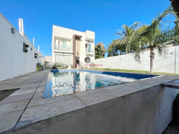 Casa com 4 Quartos à Venda,  em Interlagos - Vila Velha