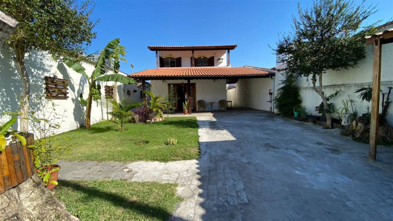 Imagem Sobrado com 5 Quartos à Venda, 174 m² em Canto Do Forte - Praia Grande Imagem Sobrado com 5 Quartos à Venda, 174 m² em Canto Do Forte - Praia Grande