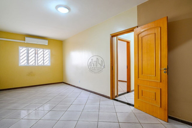 Imagem Casa com 6 Quartos à Venda, 1.000 m² em Guará I - Brasília Imagem Casa com 6 Quartos à Venda, 1.000 m² em Guará I - Brasília