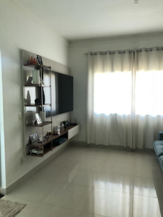 Imagem Casa com 3 Quartos à Venda, 217 m² em Jardim Califórnia - Goiânia Imagem Casa com 3 Quartos à Venda, 217 m² em Jardim Califórnia - Goiânia