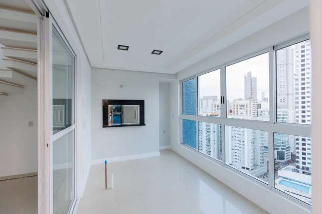 Imagem Apartamento com 2 Quartos à Venda, 252 m² em Centro - Balneário Camboriú Imagem Apartamento com 2 Quartos à Venda, 252 m² em Centro - Balneário Camboriú