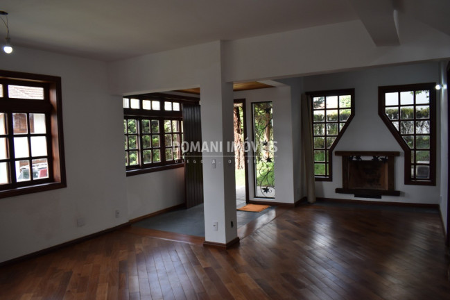 Imagem Casa com 4 Quartos à Venda, 190 m² em Região Do Alto Do Capivari - Campos Do Jordão Imagem Casa com 4 Quartos à Venda, 190 m² em Região Do Alto Do Capivari - Campos Do Jordão