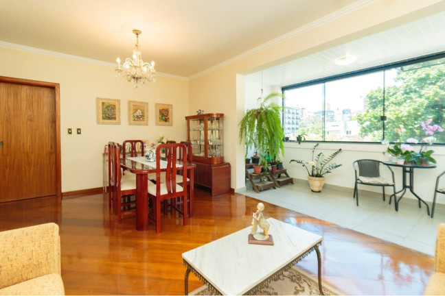 Imagem Imóvel com 3 Quartos à Venda, 138 m² em Higienópolis - Porto Alegre Imagem Imóvel com 3 Quartos à Venda, 138 m² em Higienópolis - Porto Alegre
