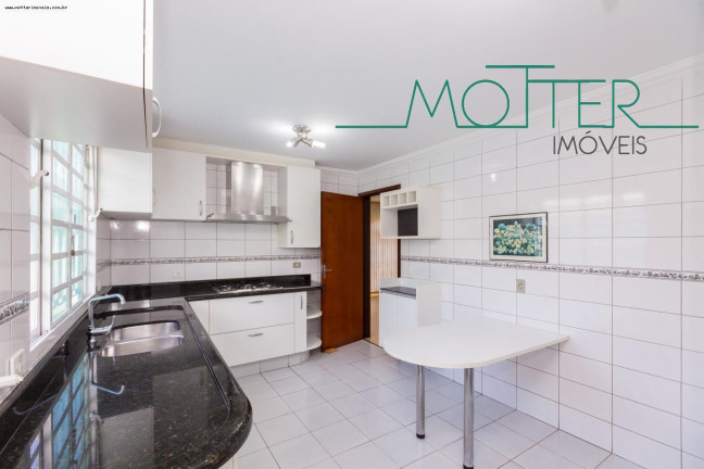 Imagem Casa com 3 Quartos à Venda, 159 m² em Novo Mundo - Curitiba