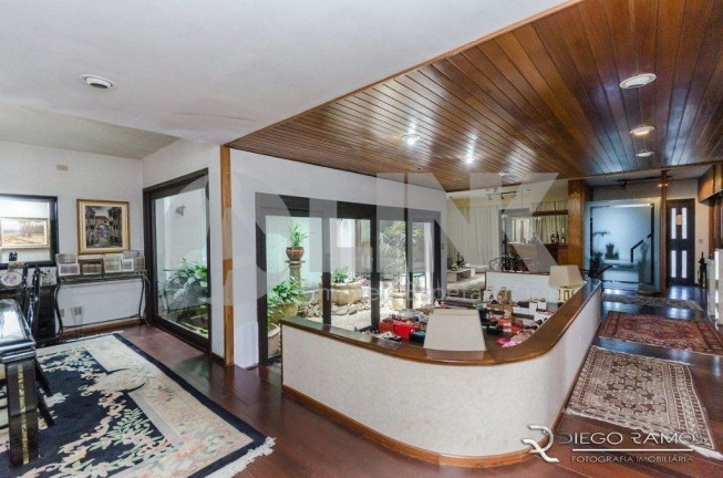 Imagem Casa com 5 Quartos à Venda, 530 m² em Jardim Lindóia - Porto Alegre Imagem Casa com 5 Quartos à Venda, 530 m² em Jardim Lindóia - Porto Alegre