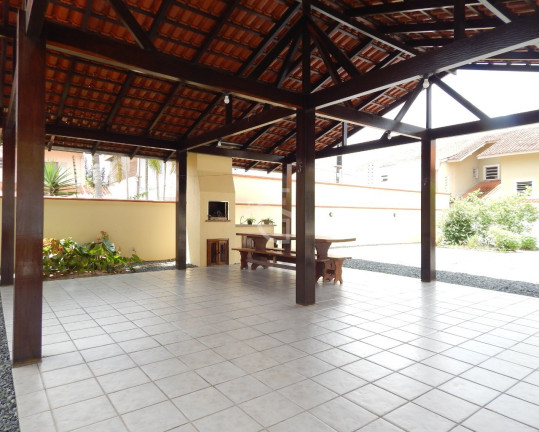 Imagem Casa com 4 Quartos à Venda, 206 m² em América - Joinville