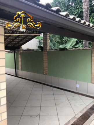 Imagem Casa com 5 Quartos à Venda, 360 m² em Califórnia - Itaguaí
