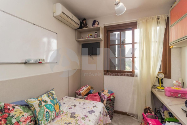Imagem Imóvel com 3 Quartos à Venda, 215 m² em Vila Ipiranga - Porto Alegre