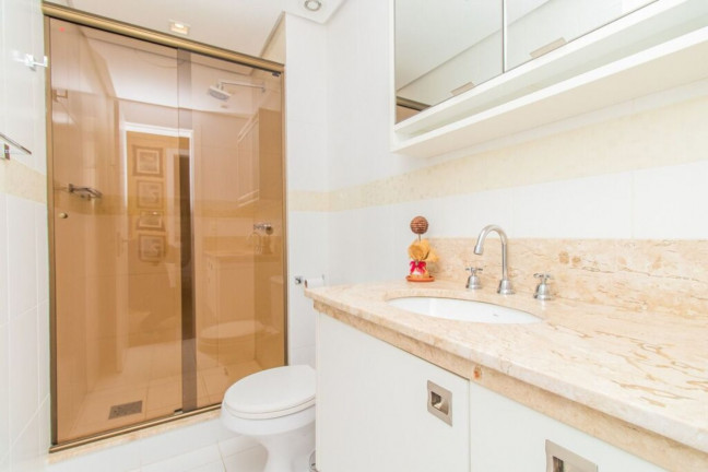 Imagem Imóvel com 3 Quartos à Venda, 102 m² em Menino Deus - Porto Alegre Imagem Imóvel com 3 Quartos à Venda, 102 m² em Menino Deus - Porto Alegre