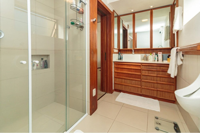 Imagem Apartamento com 4 Quartos à Venda, 328 m² em Floresta - Porto Alegre Imagem Apartamento com 4 Quartos à Venda, 328 m² em Floresta - Porto Alegre