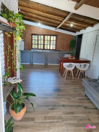 Casa com 4 Quartos à Venda, 200 m² em São João Do Rio Vermelho - Florianópolis