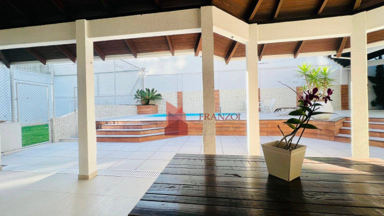 Imagem Casa com 4 Quartos à Venda, 381 m² em Vila Operária - Itajaí Imagem Casa com 4 Quartos à Venda, 381 m² em Vila Operária - Itajaí