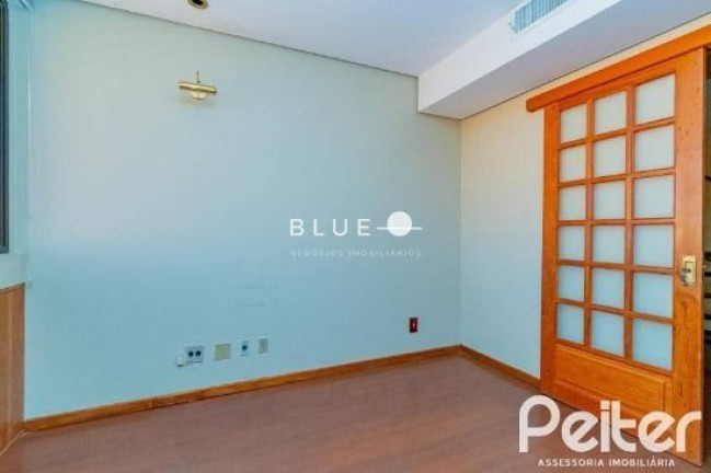 Sala Comercial à Venda, 90 m² em Menino Deus - Porto Alegre
