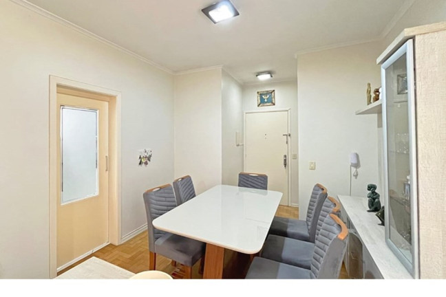 Imagem Apartamento com 3 Quartos à Venda, 100 m² em São João - Porto Alegre Imagem Apartamento com 3 Quartos à Venda, 100 m² em São João - Porto Alegre
