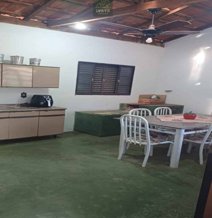 Imagem Casa com 3 Quartos à Venda, 3.000 m² Imagem Casa com 3 Quartos à Venda, 3.000 m²