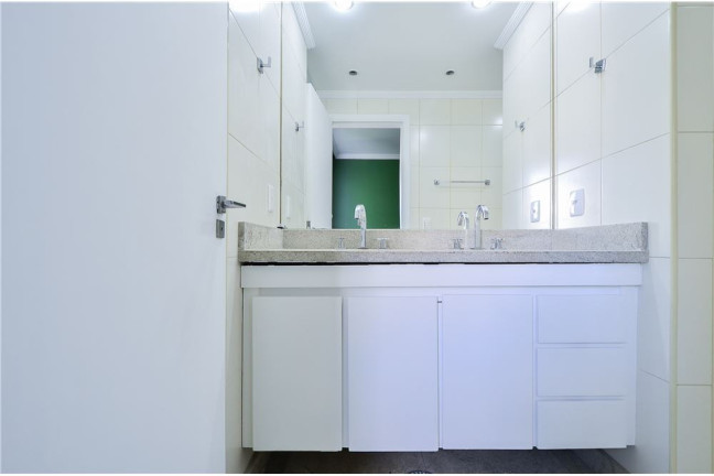 Imagem Imóvel com 3 Quartos à Venda, em Vila Andrade - São Paulo Imagem Imóvel com 3 Quartos à Venda, em Vila Andrade - São Paulo